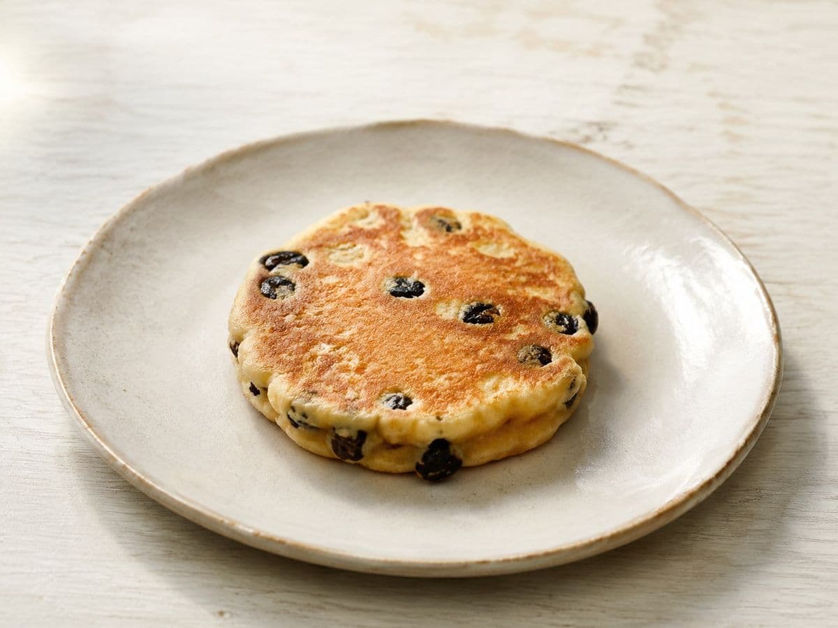 Welsh cakes, plated as one serving.