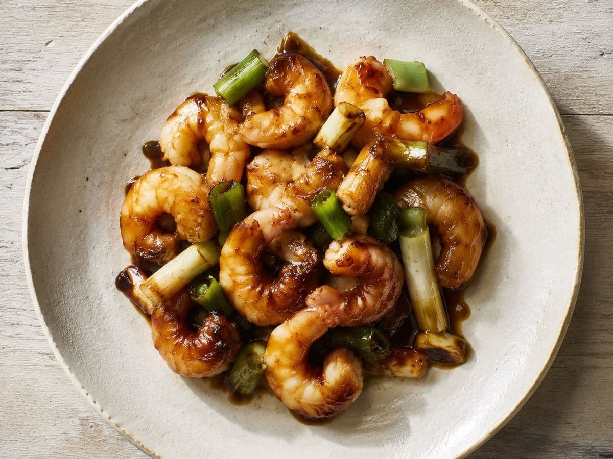 Gong Bao Prawns, plated as one serving.