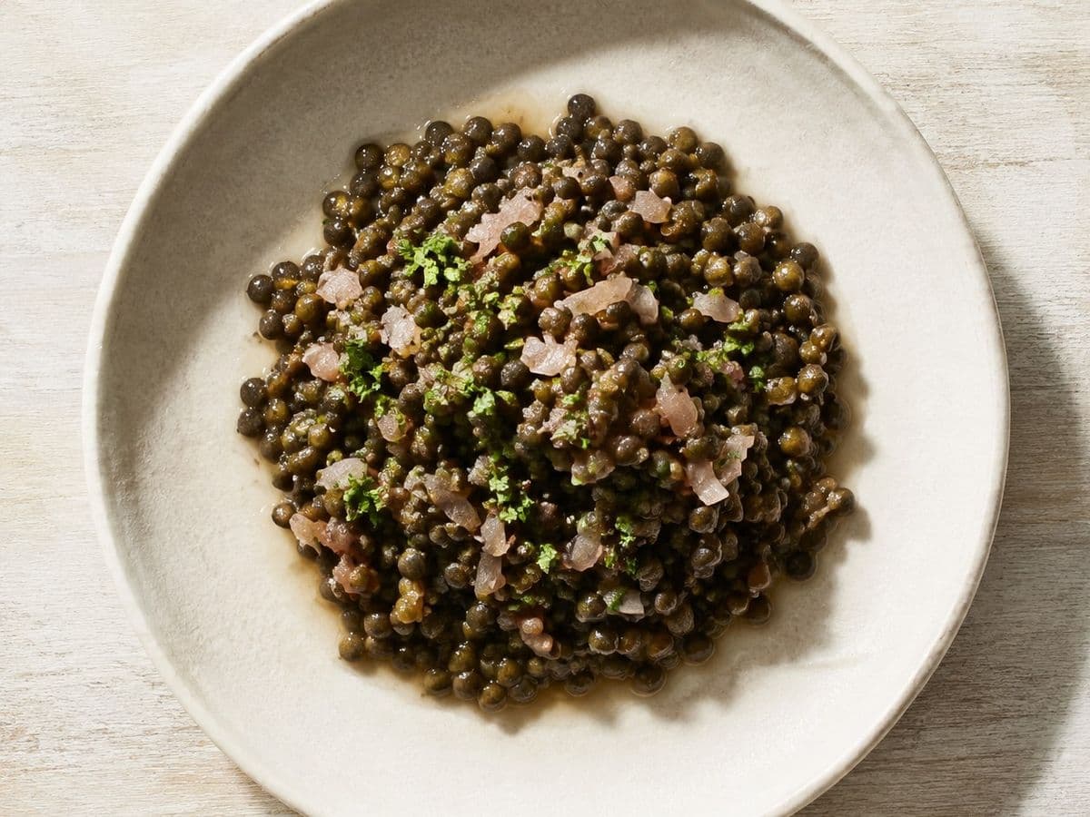 Salade de Lentilles, plated as one serving.