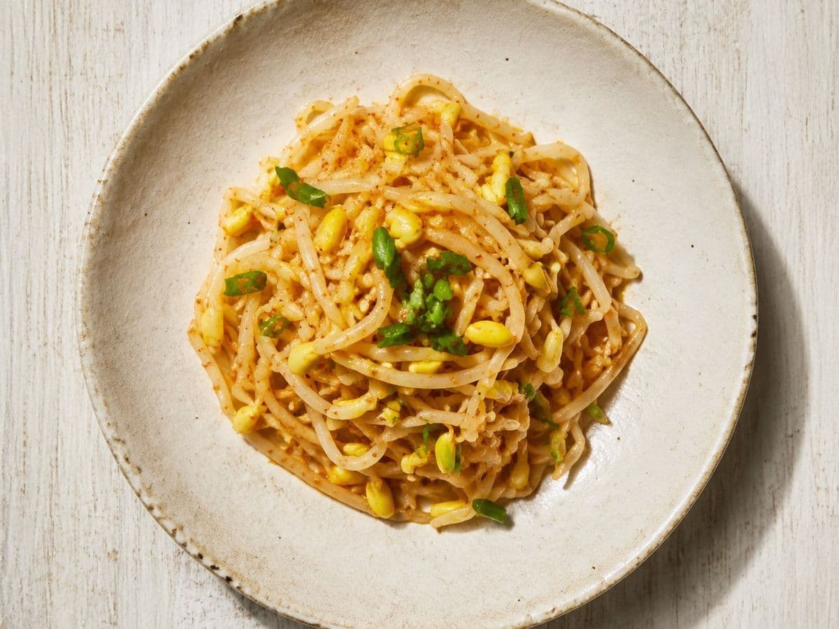 Kongnamul Muchim, plated as one serving.