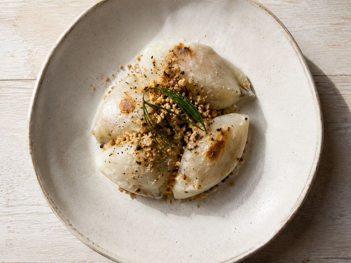 Songpyeon, plated as one serving.