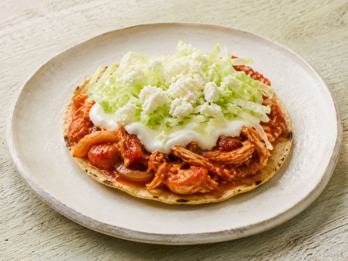 Tostadas de Tinga, plated as one serving.