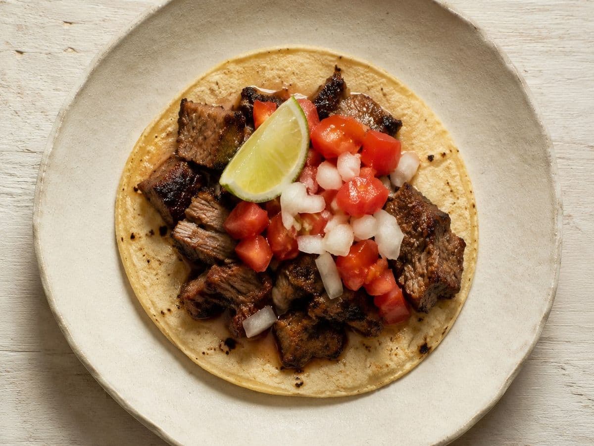 Tacos de Carne Asada, plated as one serving.
