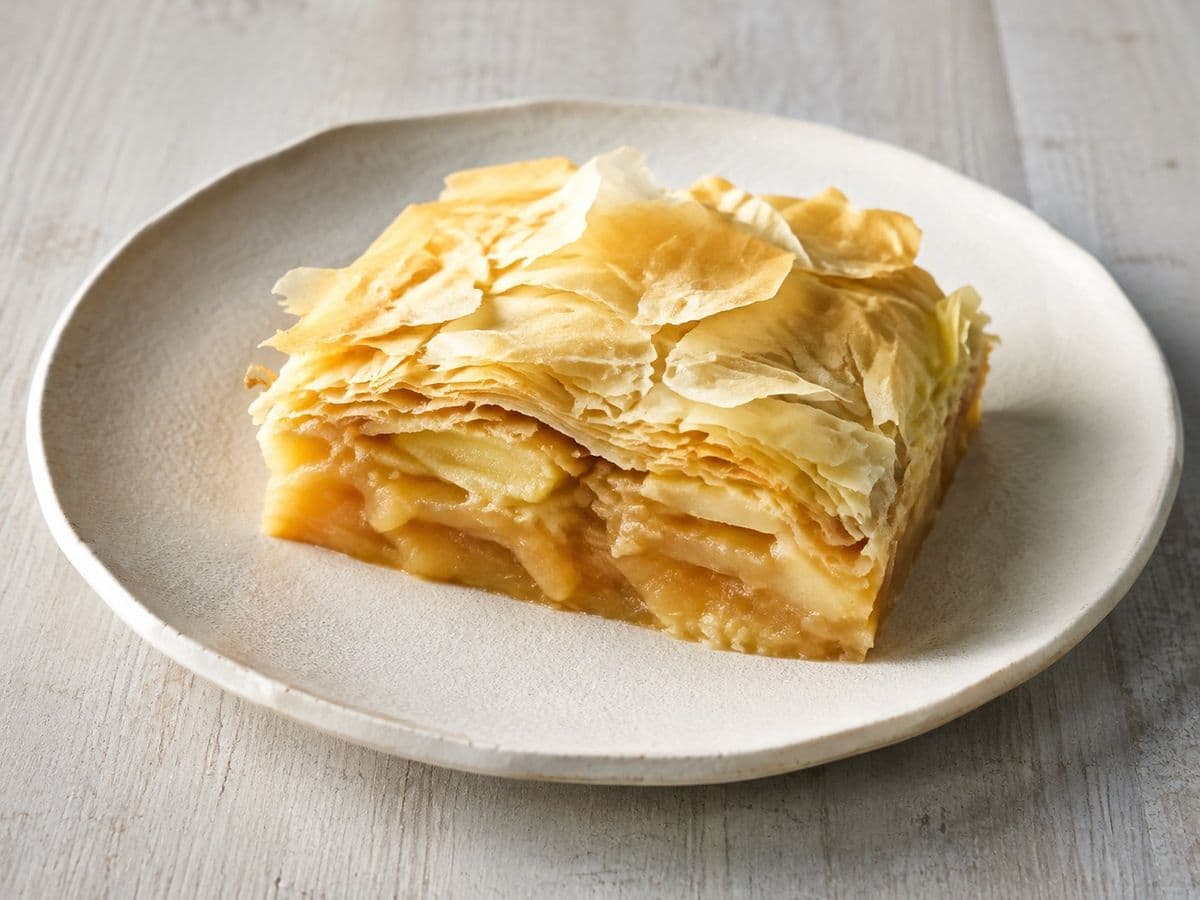 Szarlotka Apple Pie, plated as one serving.