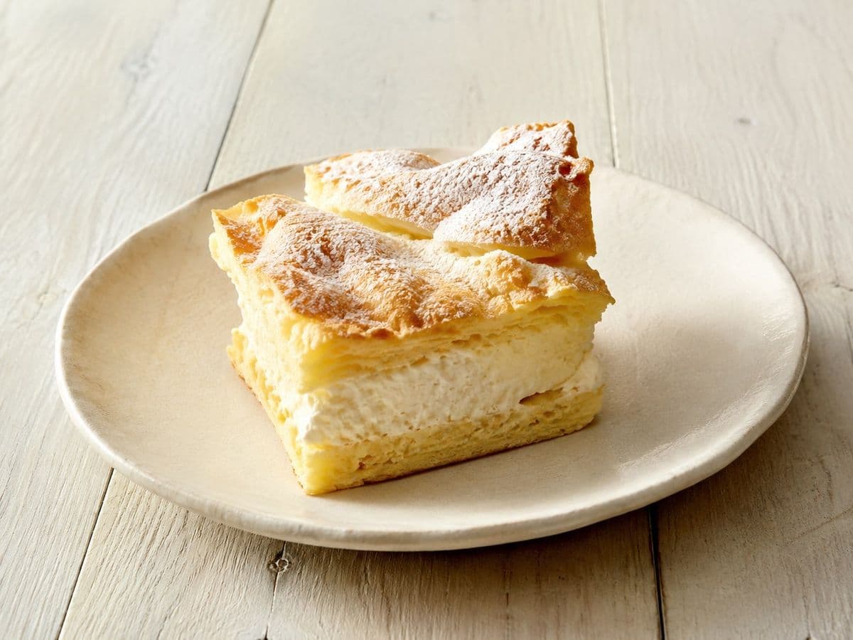 Karpatka Carpathian Cream Pie, plated as one serving.