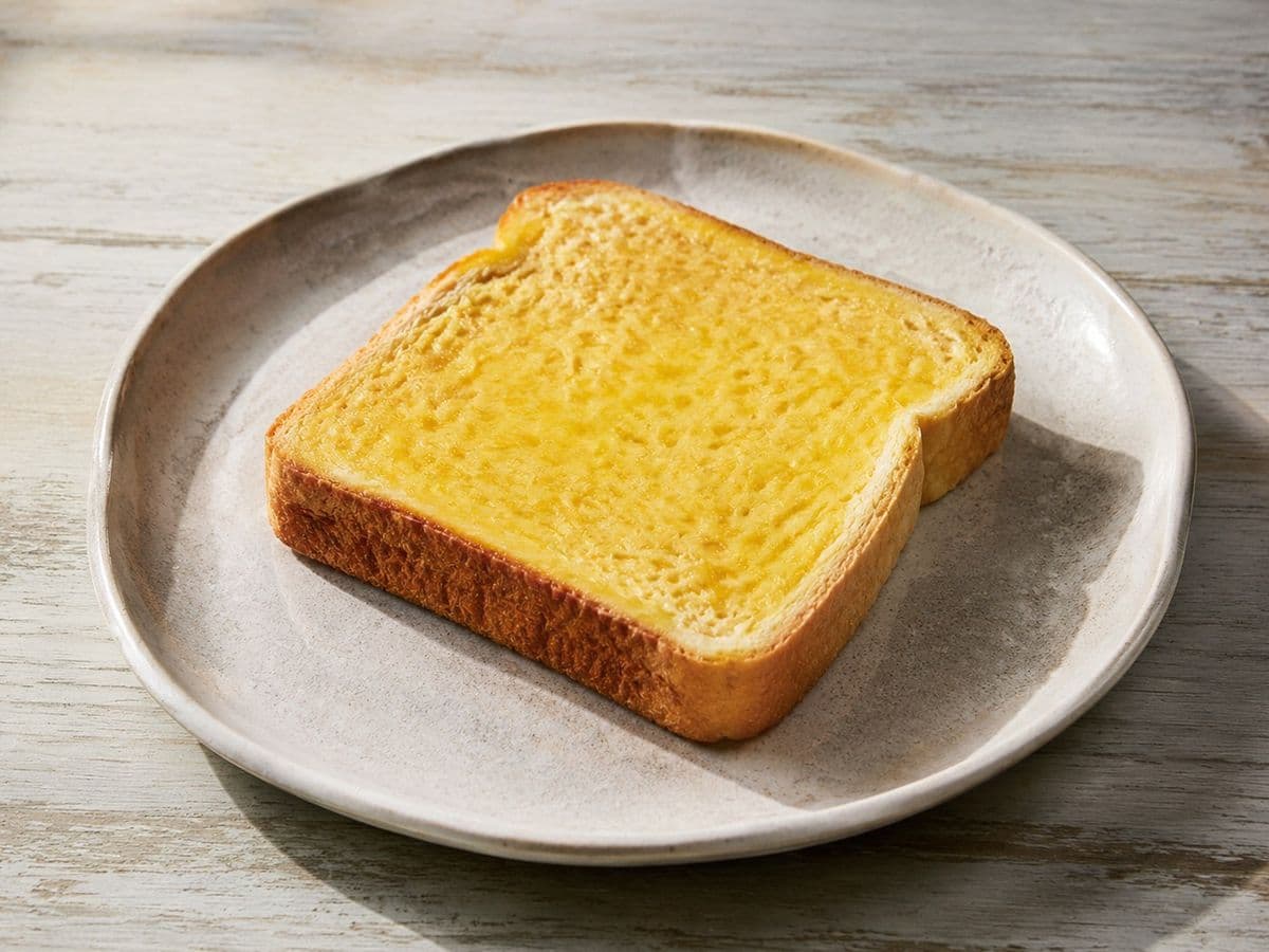 Texas Toast, plated as one serving.